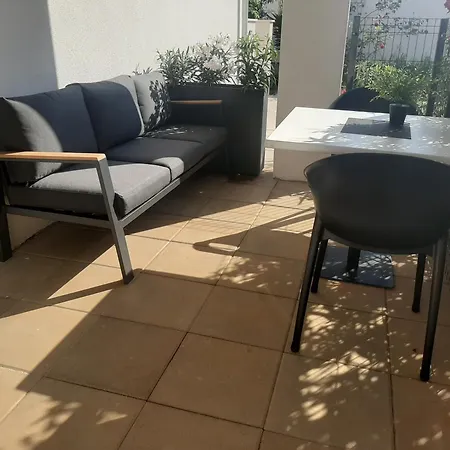 Studio & Conopeum Apartman